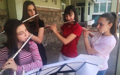 Концерт у школском дворишту